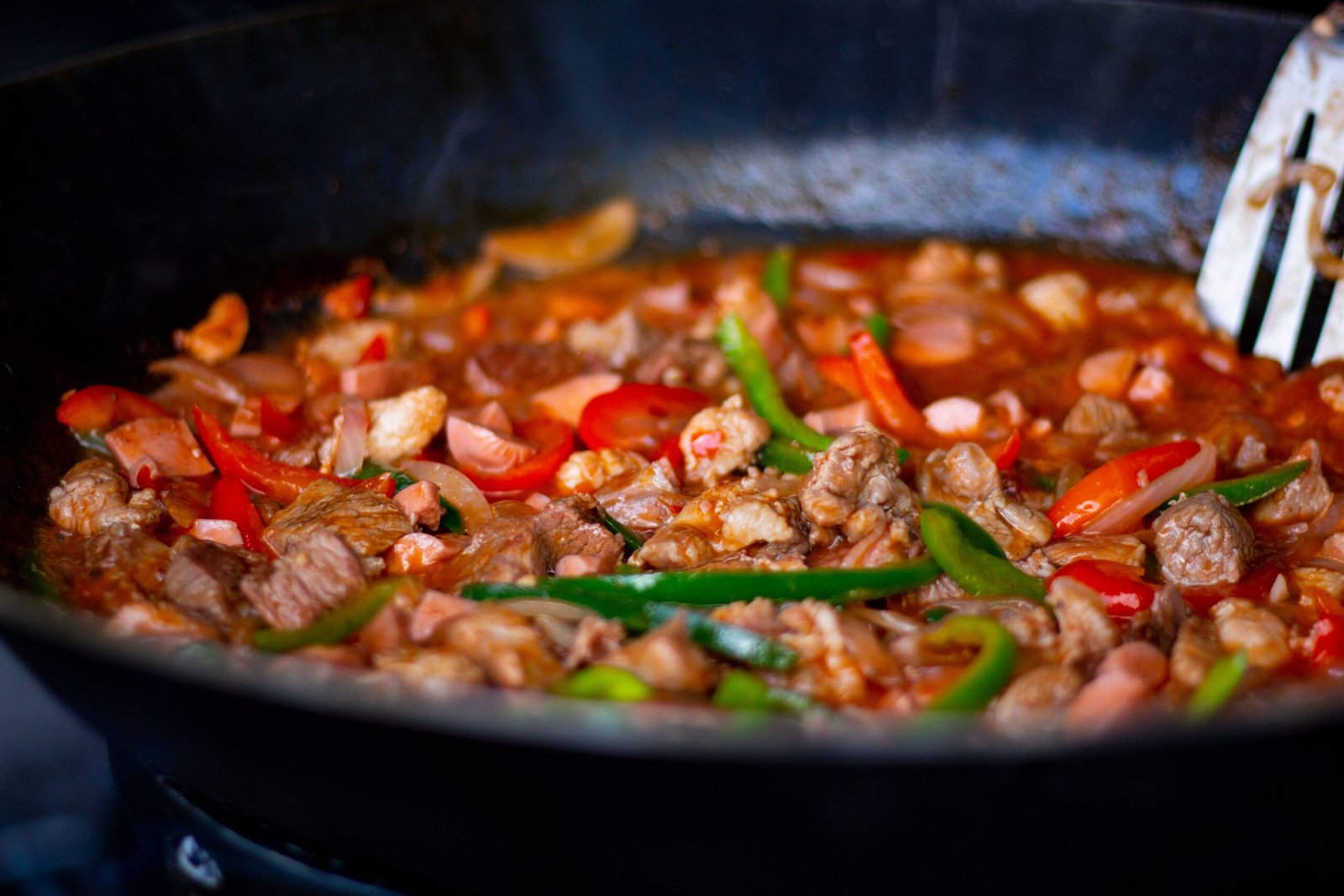 Fresh Pakistani food prepared by ZaikaHub, Pakistan's trusted online food delivery service